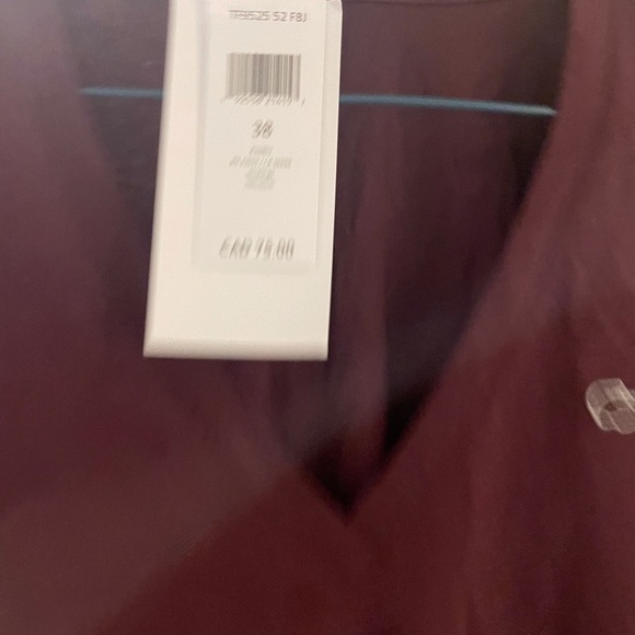 Lacoste long sleeve tshirt vneck in burgundy color - Picture 3 of 3